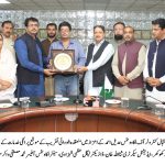 متروکہ وقف املاک بورڈ میں سروس کا دورانیہ مکمل ہونے پر کنٹرولر آف اکاونٹس عدیل احمد کے اعزاز میں الوداعی تقریب کا انعقاد ۔سیکرٹری بورڈ فرید اقبال و دیگر افسران نے انکی کی خدمات کو سراہتے ہوئےخراج تحسین پیش کیا