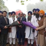 بابا گورو نانک کے 555ویں جنم دن کی تقریبات میں شرکت کے لیے2559 بھارتی سکھ یاتری پاکستان پہنچ گئے پاکستان آمد پر سیکرٹری متروکہ وقف املاک بورڈ فرید اقبال ،ایڈیشنل سیکرٹری شرائنز سیف اللہ کھوکھر ،پردھان پاکستان سکھ گورو دوارہ پر بندھک کمیٹی سردار رمیش سنگھ اروڑ صوبائی وزیر ٹرانسپورٹ و دیگر نے یاتریوں کا پر تپاک استقبال کیا ۔