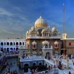 بابا گورو نانک جنم دن کے موقع پر بھا رت سمیت دنیا بھر سے آئے سکھ یا تری گورو دوارہ سچا سودا فاروق آباد کی یاترا کرنے کے بعد حسن ابدال پہنچ گئے